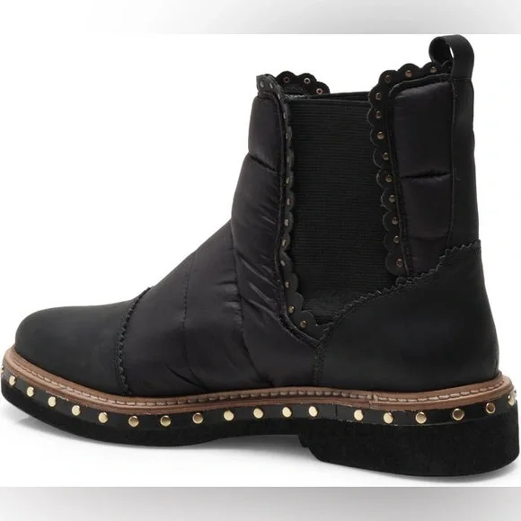 New Women’s Free People Atlas Puffer Chelsea Boots!!🔥🔥🔥